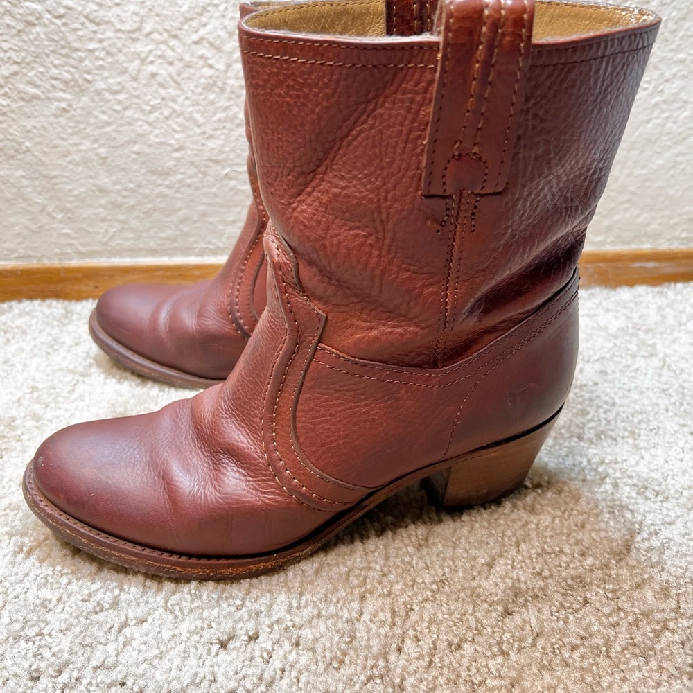 Frye Jane Trapunto Cognac Leather Boots Size 7B - Picture 4 of 10